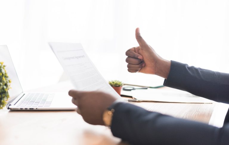 Você conhece as regras para contrato de experiência por prazo indeterminado? Se sim, tome cuidado, pois antecede a definição do contratado.